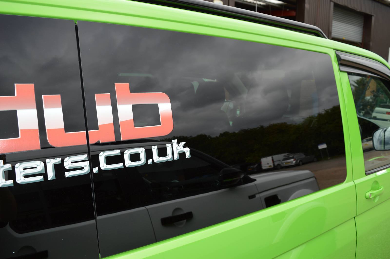 VW T5/T5.1/T6/T6.1 O/S/Front Fixed Window In Privacy Tint (Offside) - Image 4