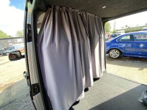 T5/T5.1/T6/T6.1 Prestige Cab Divider Kit - Image 3