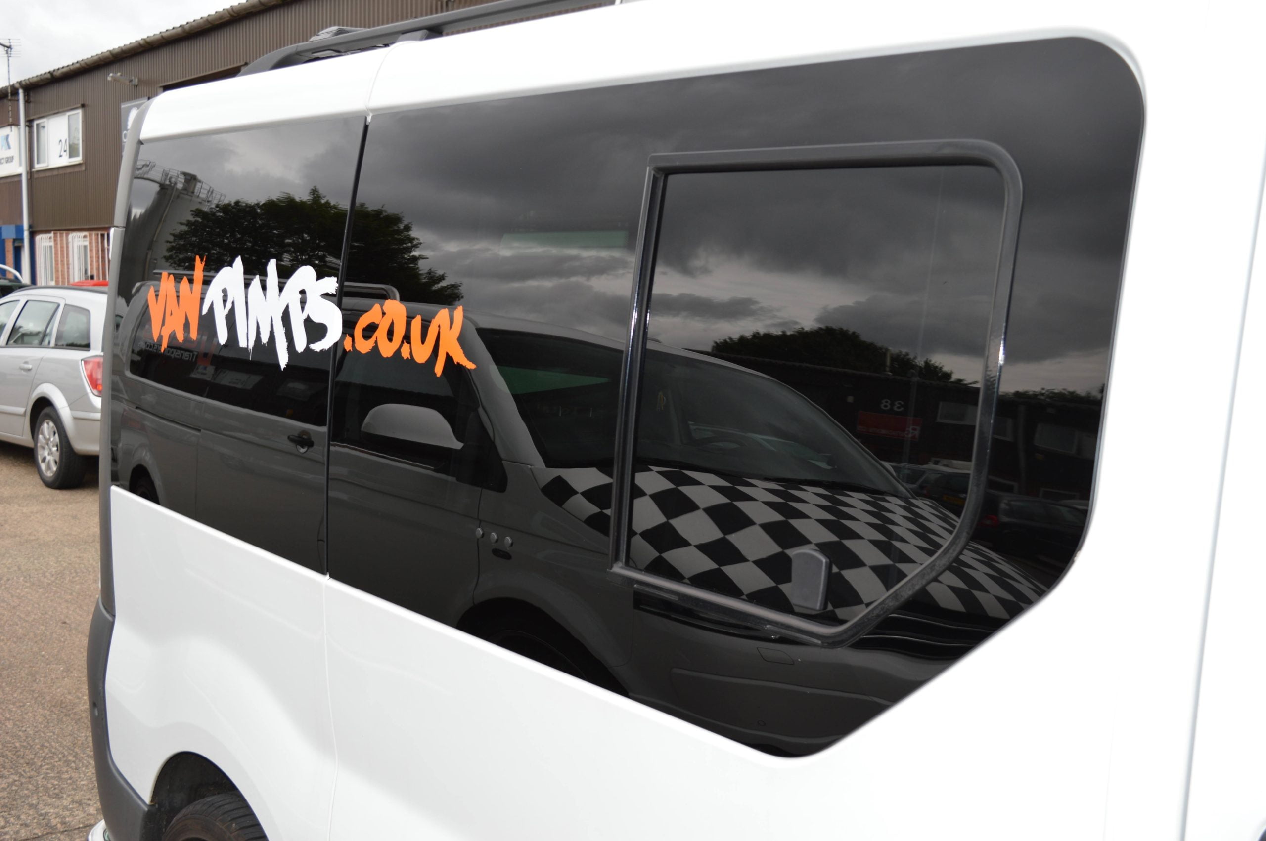 Trafic/Vivaro/Primastar 01-14 O/S/F Opening Window in Privacy Tint - Image 2