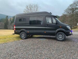 Sprinter 06-25/Crafter 06-17 MWB/LWB/XLWB O/S/F Opening Window in Privacy Tint - Image 3