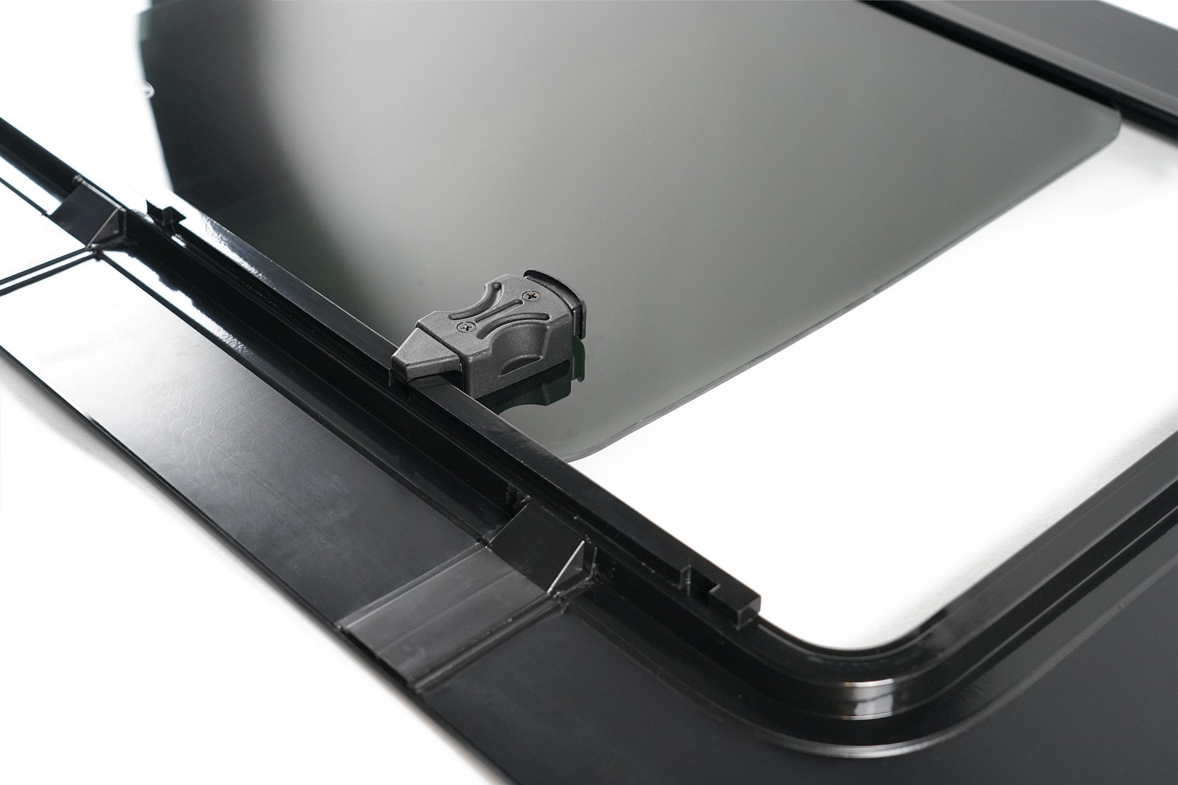 VW T5/T5.1/T6/T6.1 N/S/Front Opening Window In Privacy Tint (Nearside) - Image 5