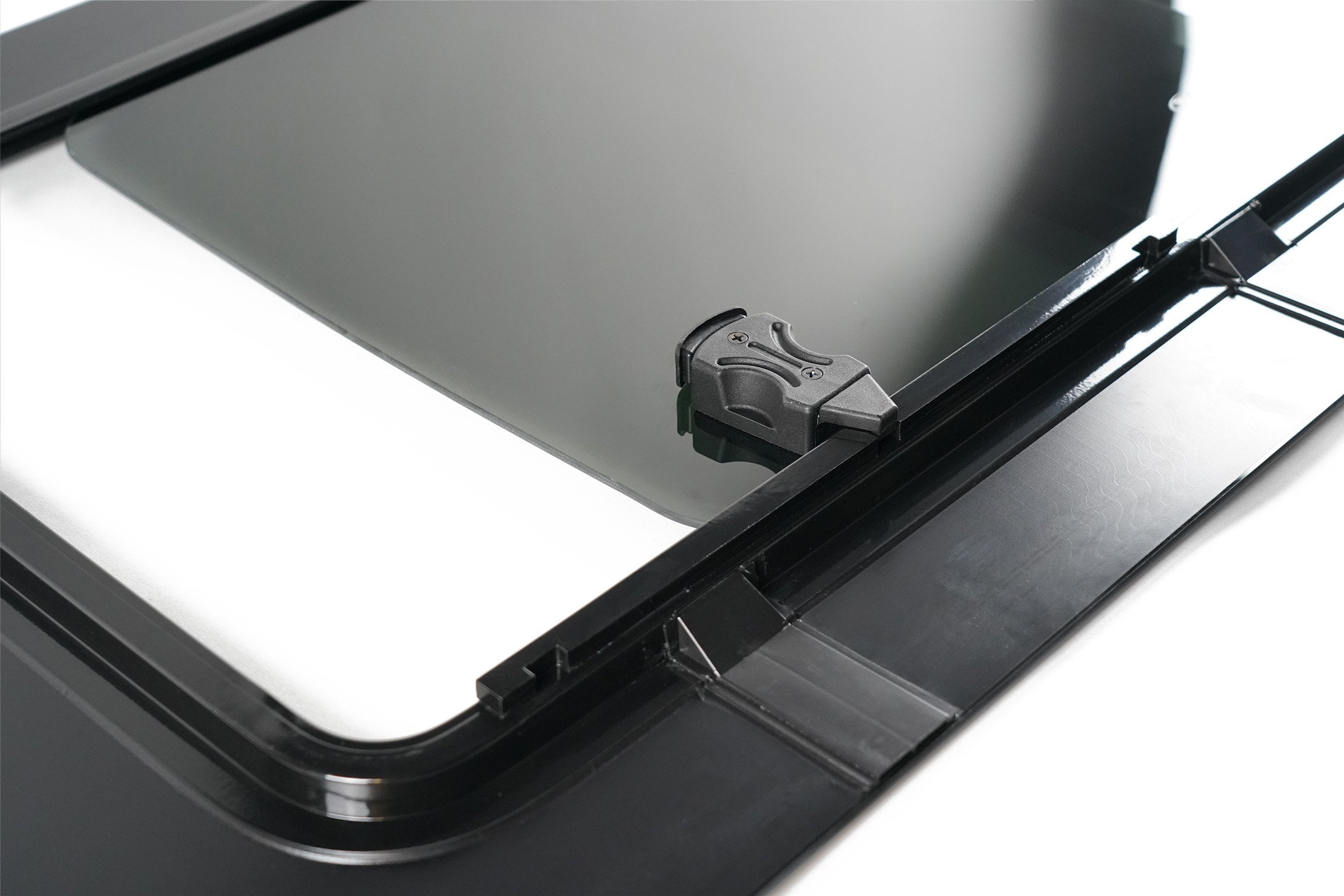 VW T5/T5.1/T6/T6.1 O/S/Front Opening Window In Privacy Tint (Offside) - Image 5