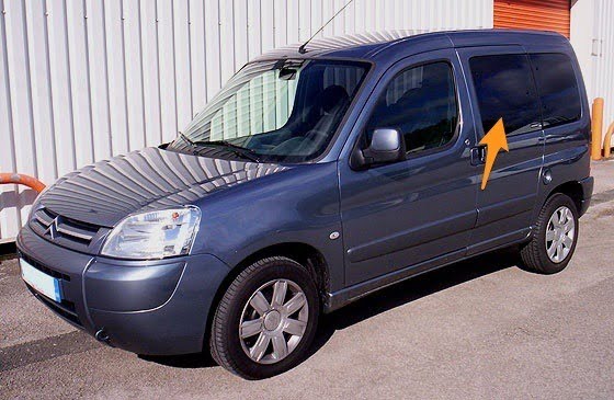Partner 08-18 /Berlingo 08-19 N/S/F Fixed Window in Privacy Tint - Image 2