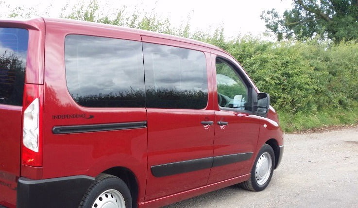 Expert/Dispatch/Scudo/Proace O/S Front Fixed Window In Privacy Tint