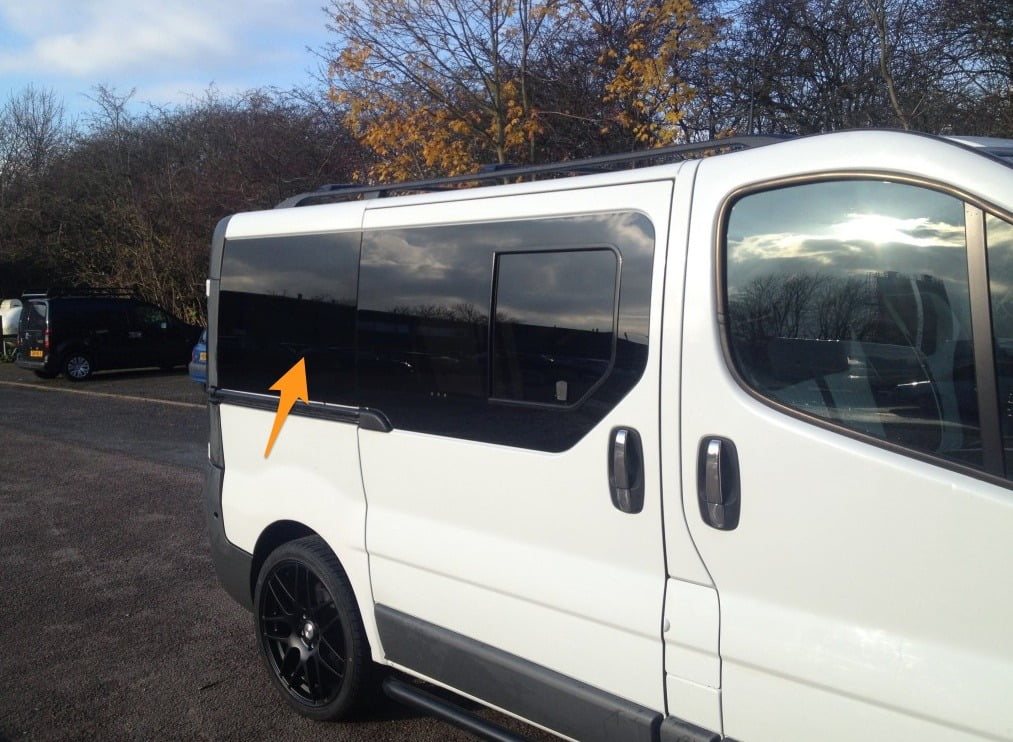 Trafic/Vivaro/Primastar O/S/R (Rear) Fixed Window in Privacy Tint SWB FOR SLIDING DOOR - Image 2