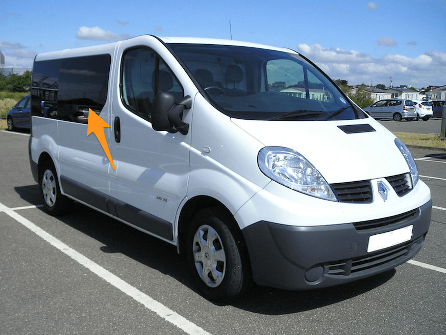 Trafic/Vivaro/Primastar O/S/F Fixed Window in Privacy Tint - Image 2