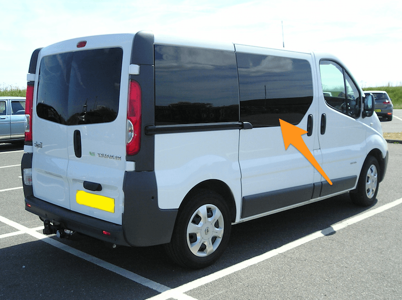 Trafic/Vivaro/Primastar O/S/F Fixed Window in Privacy Tint FOR SLIDING DOOR - Image 2