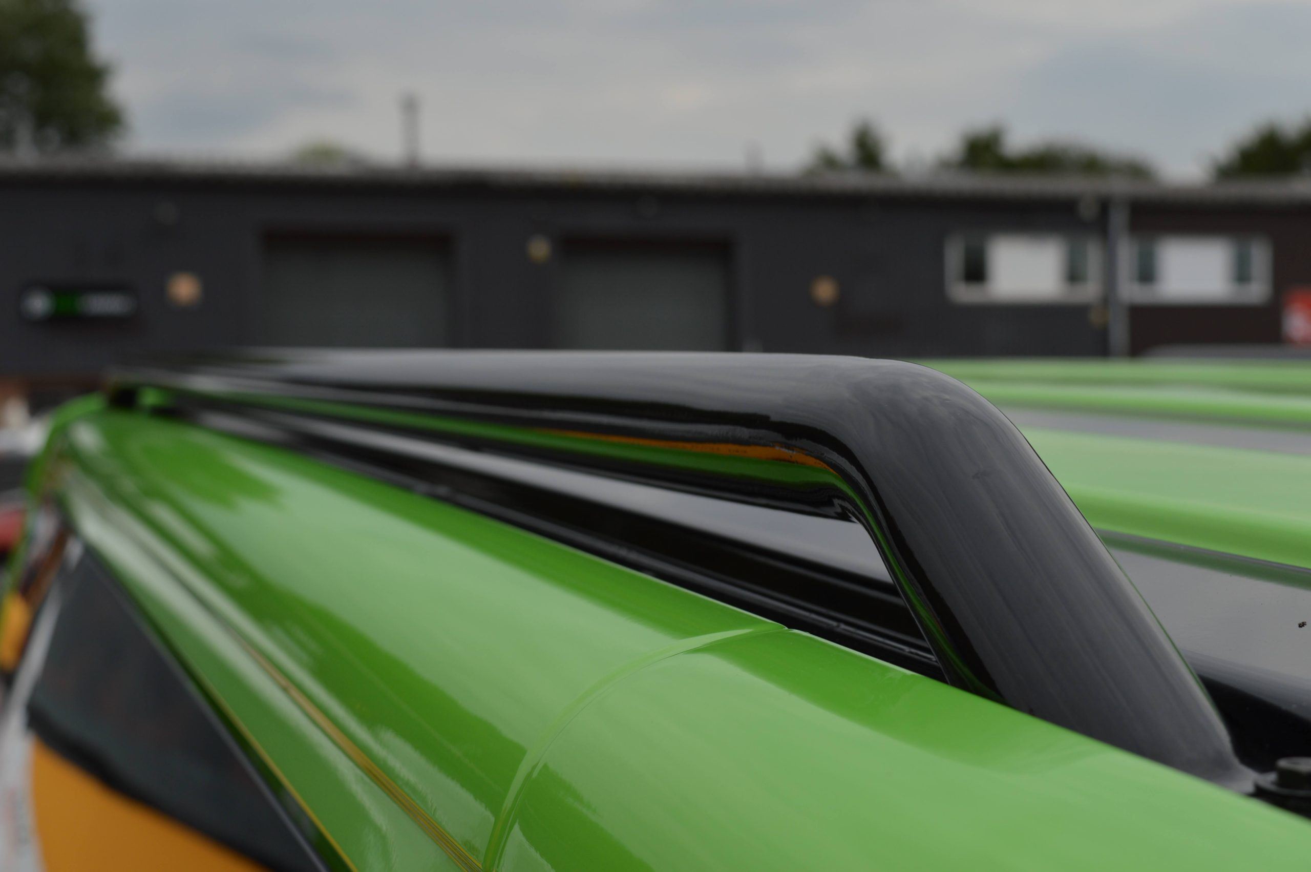 T5/T5.1/T6/T6.1 42mm Gloss Black Steel Roof Bars - SWB - Image 3