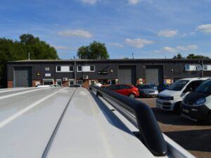 T5/T5.1/T6/T6.1 42mm Matt Black Steel Roof Bars - LWB - Image 7
