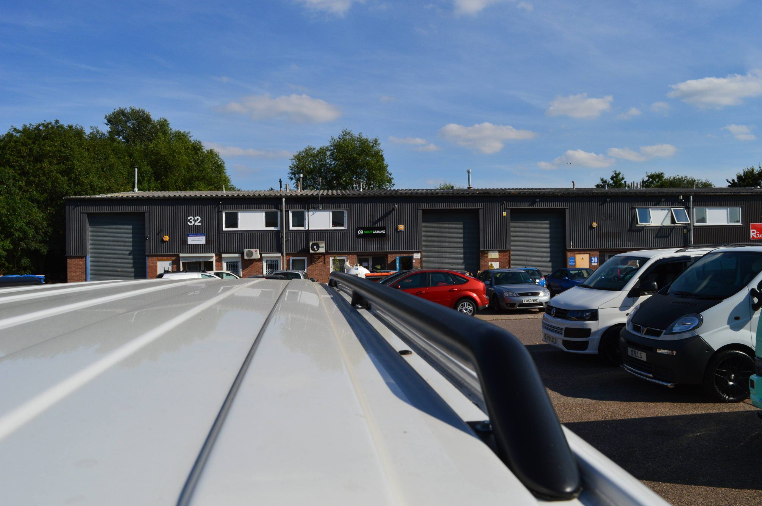 T5/T5.1/T6/T6.1 42mm Matt Black Steel Roof Bars - LWB - Image 7