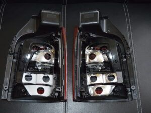 T5/T5.1 Smoked Red & Clear Rear lights - Tailgate (9264/9265) - Image 5