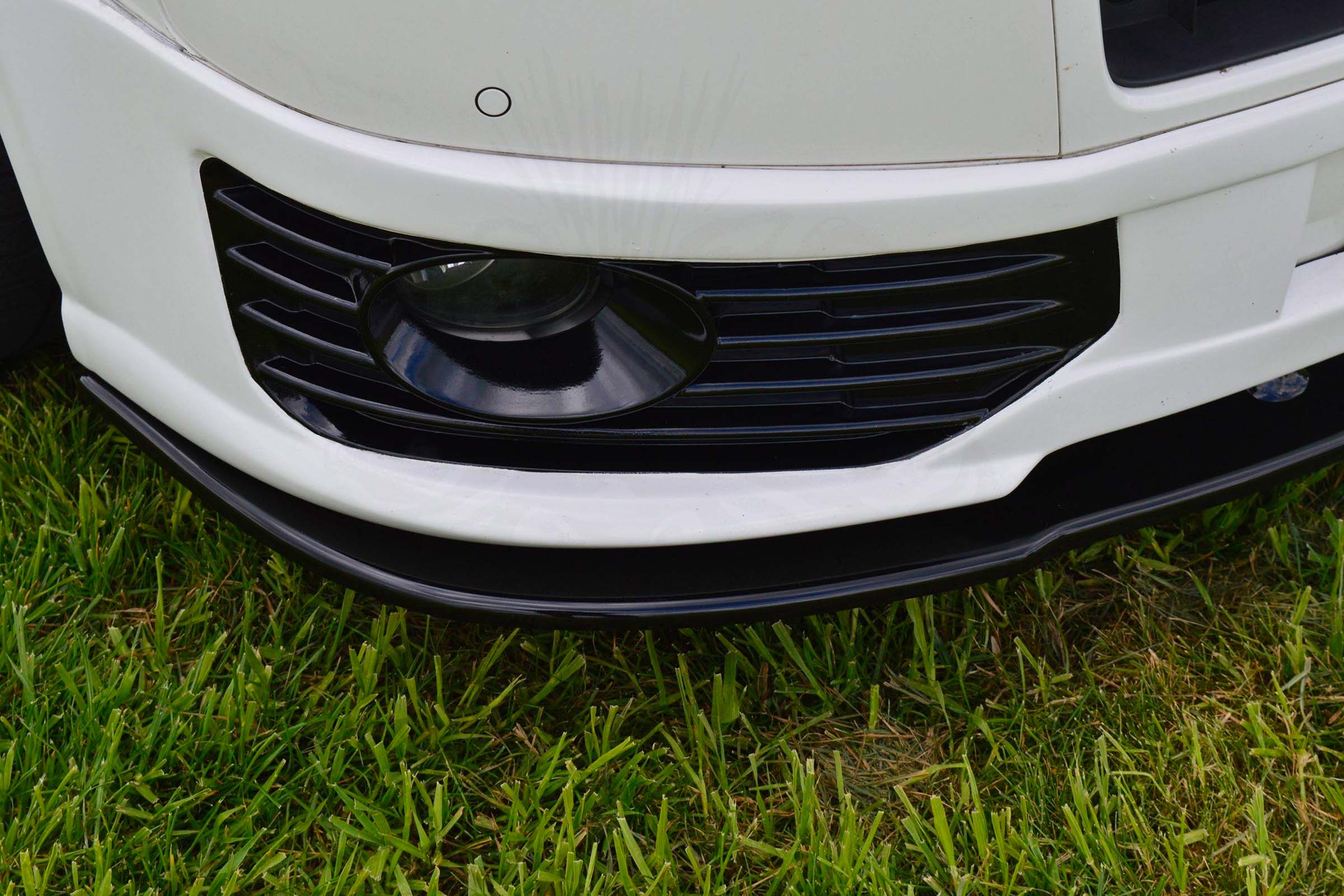 T5.1 Facelift 2010> Gloss Black Sportline Style Front Splitter - Image 8