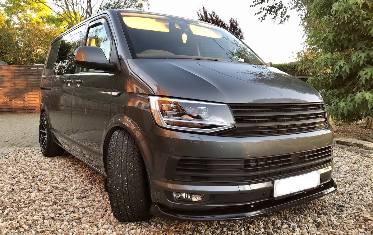 T6 Badgeless Front Grille – Matt Black