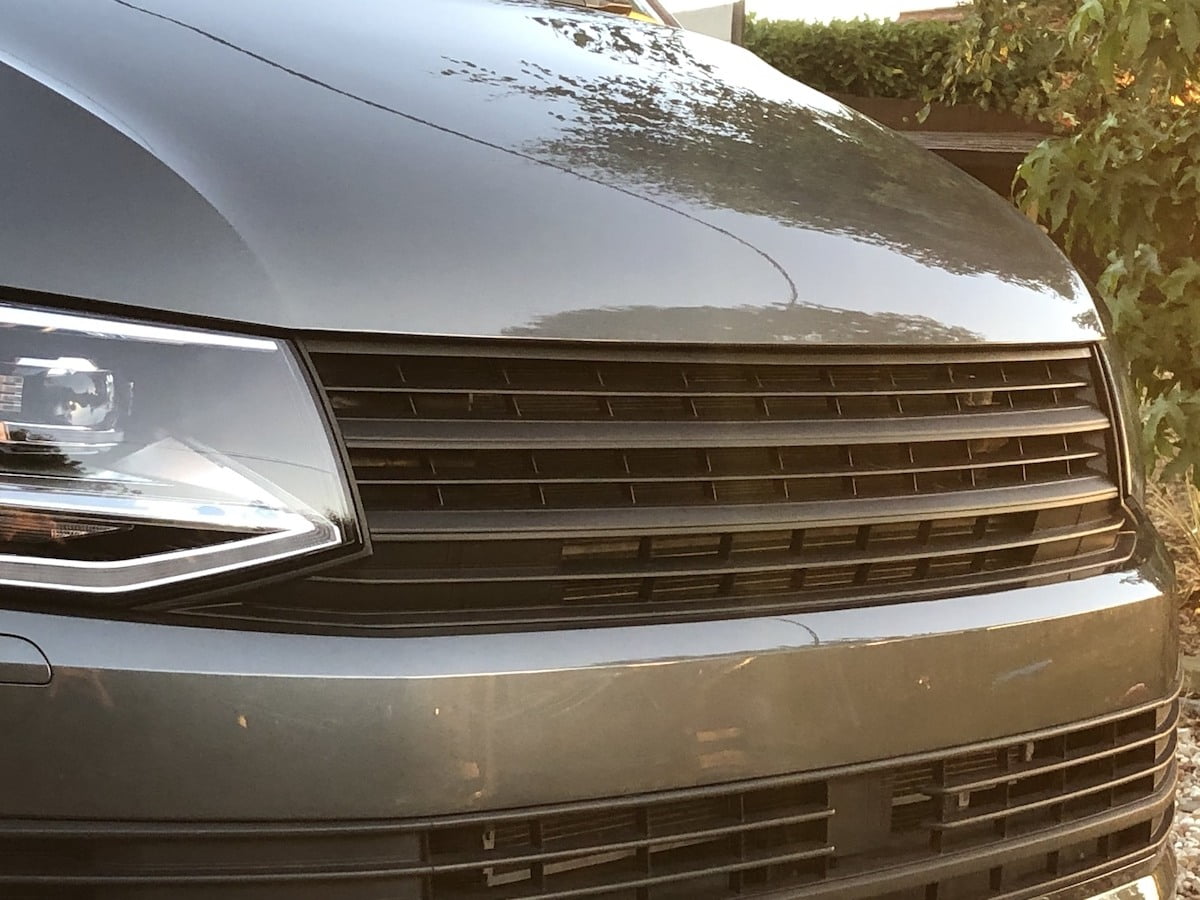 T6 Badgeless Front Grille – Matt Black - Image 2