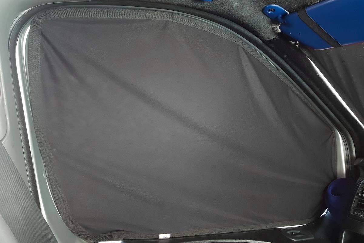 Trafic/Vivaro/Primastar Magnetic Cab Curtain Kits - Image 7