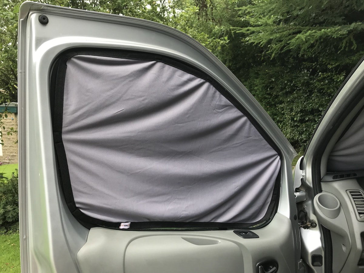 Trafic/Vivaro/Primastar Magnetic Cab Curtain Kits - Image 2