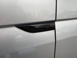 T6 Dynamic Gloss Black W/ Black Lens LED Side Repeaters x 2 - Image 6
