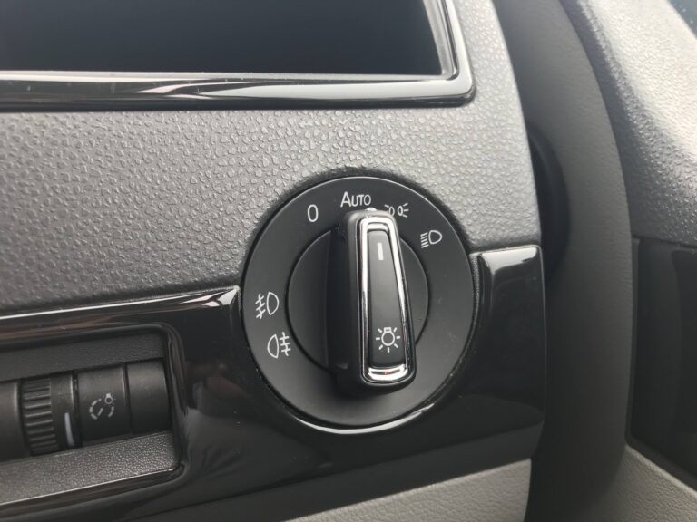 Headlight & Fog Light Switch For VW Transporter T5 T6 - 17-Pin, 2003-2016 Replacement 9 thumbnail image