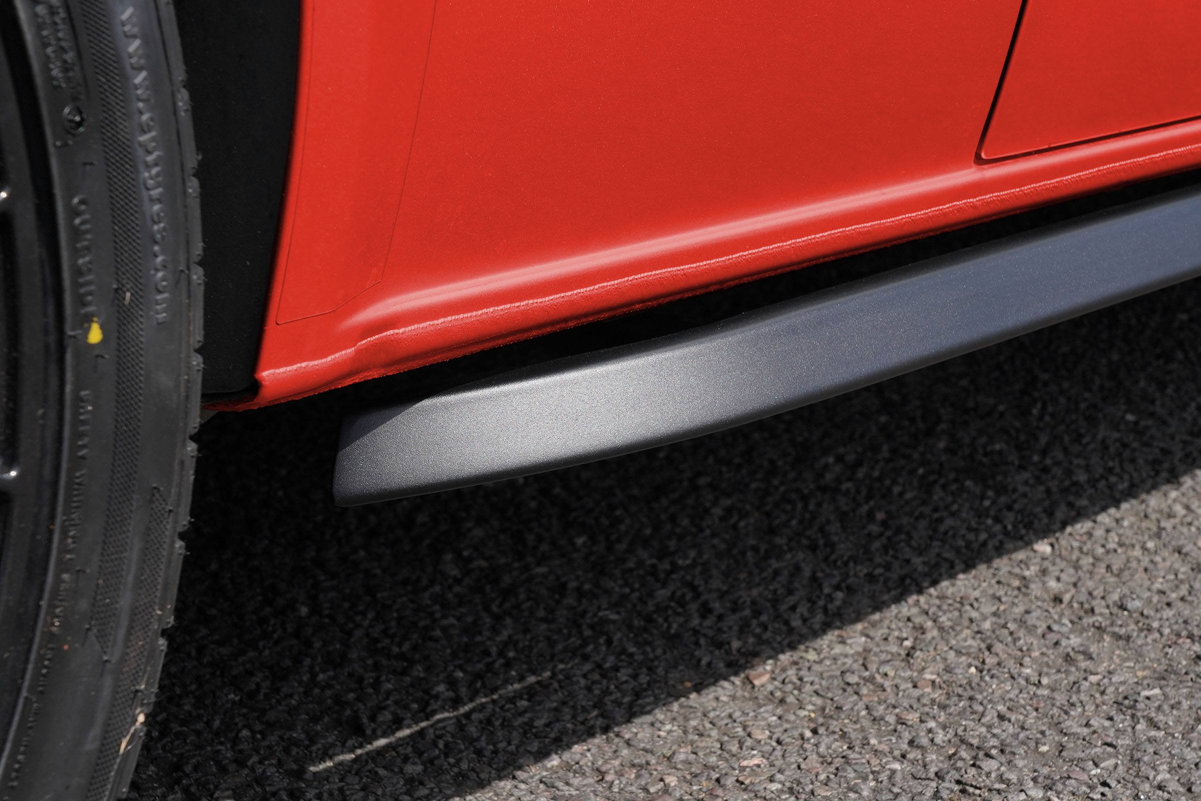 T5/T5.1 Matt Black Trapezoid Sidebars LWB - Image 2