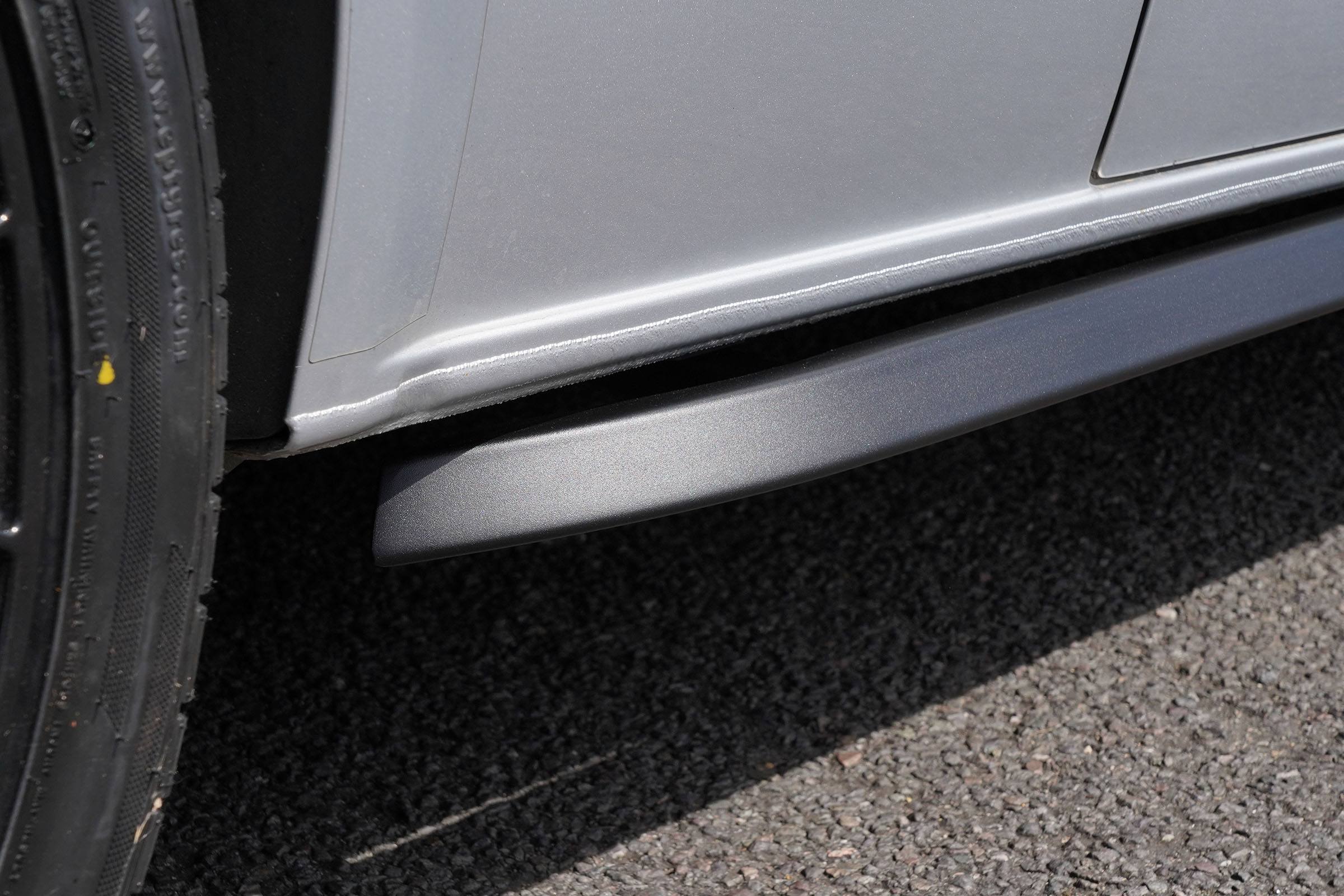 T6/T6.1 Matt Black Trapezoid Sidebars SWB - Image 2