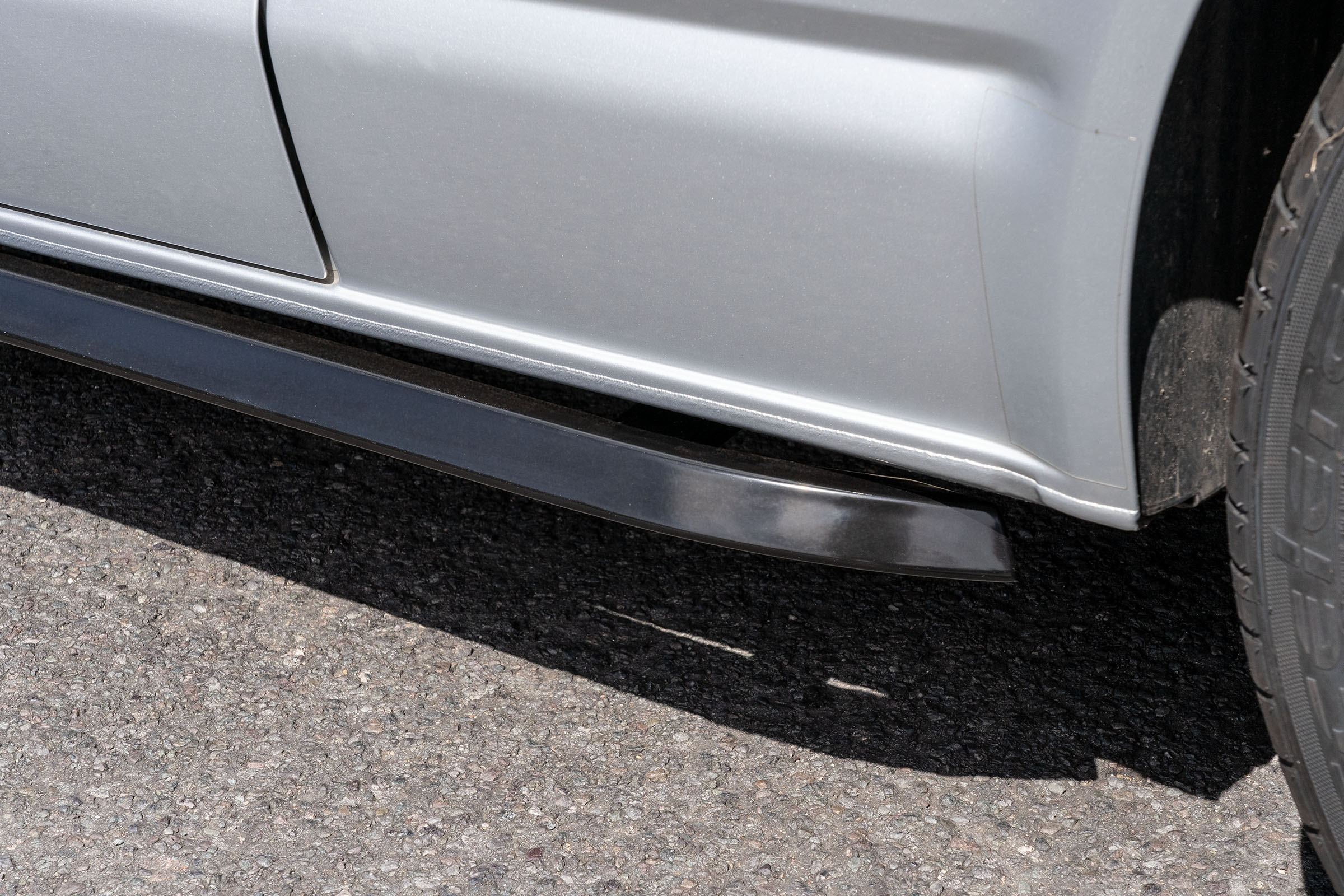 T5/T5.1 Gloss Black Trapezoid Sidebars SWB - Image 6