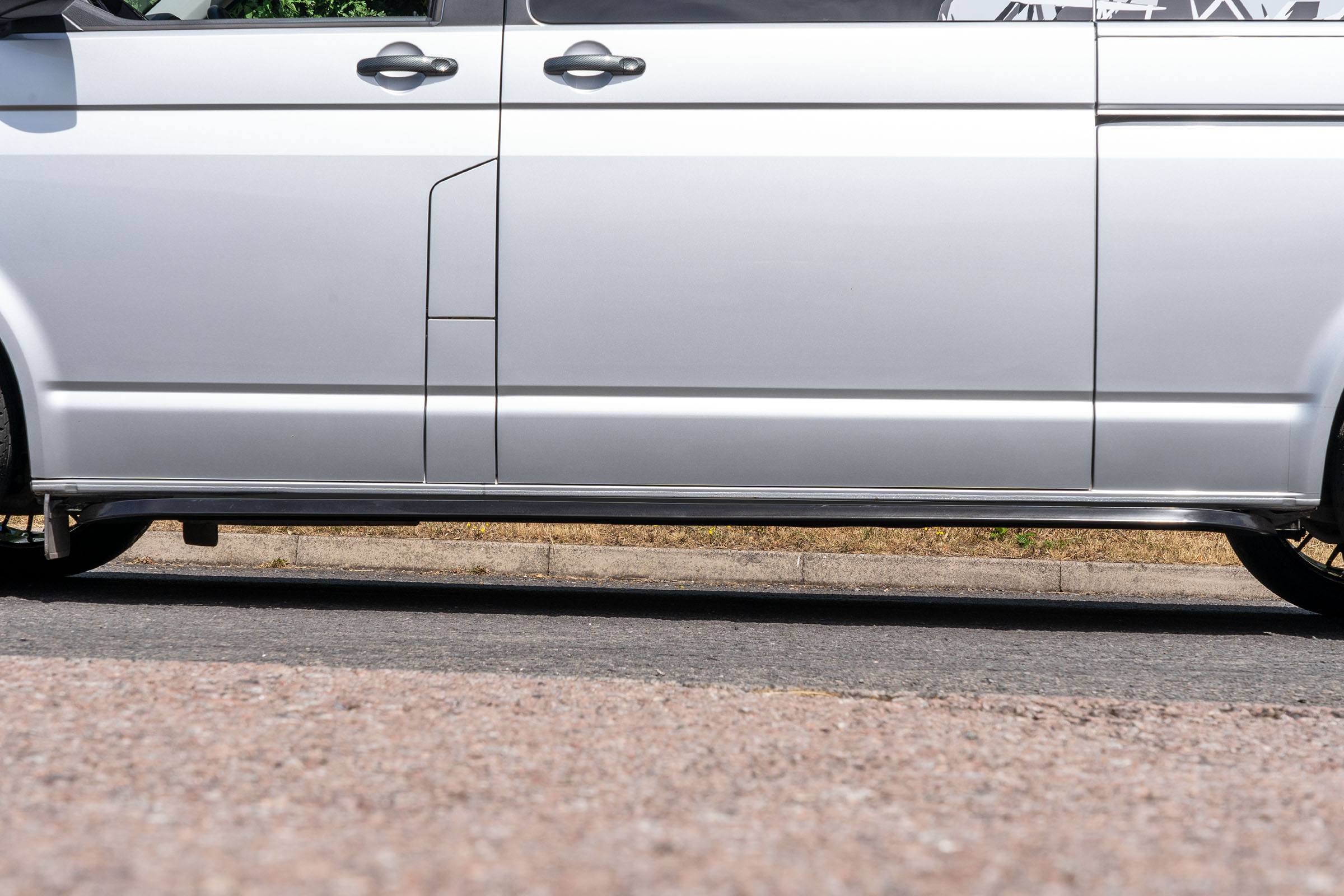 T5/T5.1 Gloss Black Trapezoid Sidebars LWB - Image 6