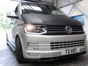 T6 Black LightBar Headlights With Dynamic Indicator - V2 - Image 5