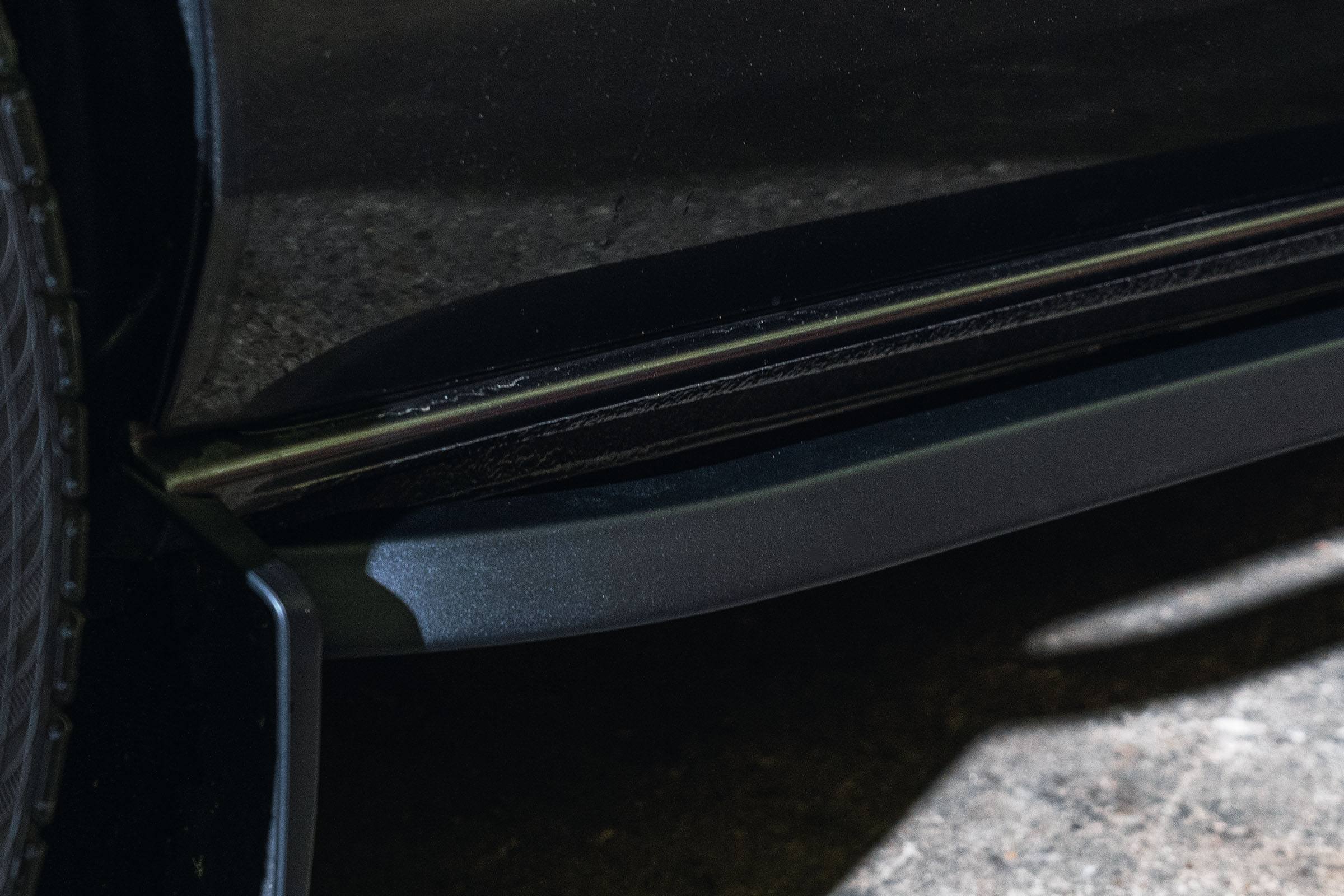 Ford Transit Custom Matt Black Trapezoid Sidebars LWB - Image 2