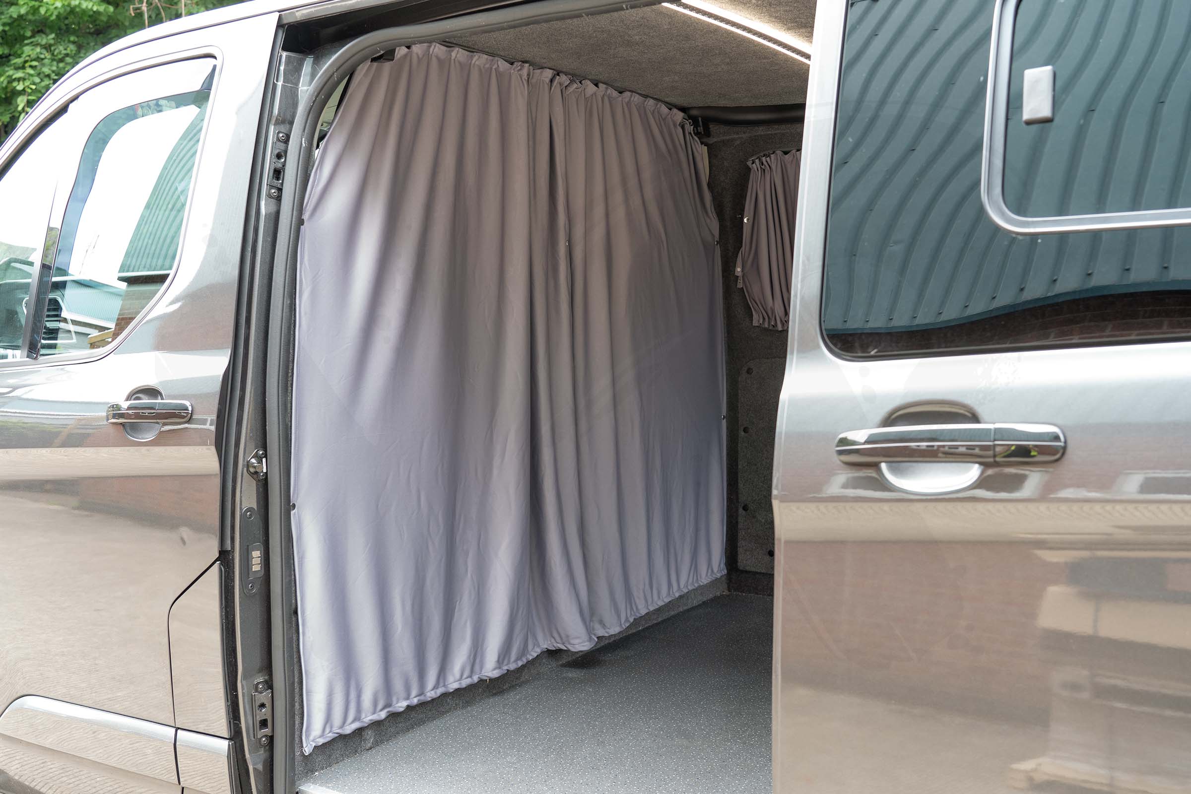 Van Curtain Cab Divider Kit - Image 4