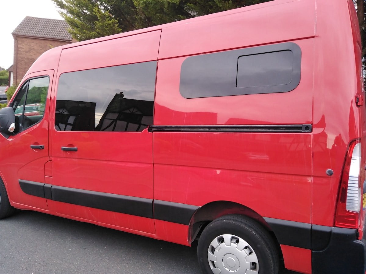 Nissan NV400 2011 - 2024 N/S/F (MWB/LWB/XLWB) Fixed Window In Privacy Tint