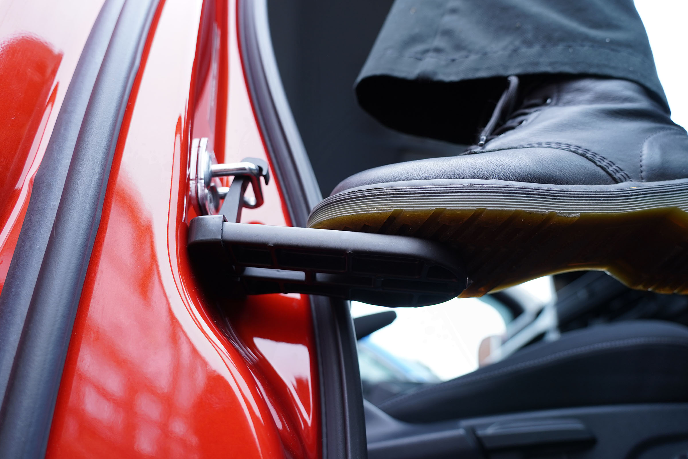 Universal Door Lock Roof Access Step (with Safety Hammer) - Image 4
