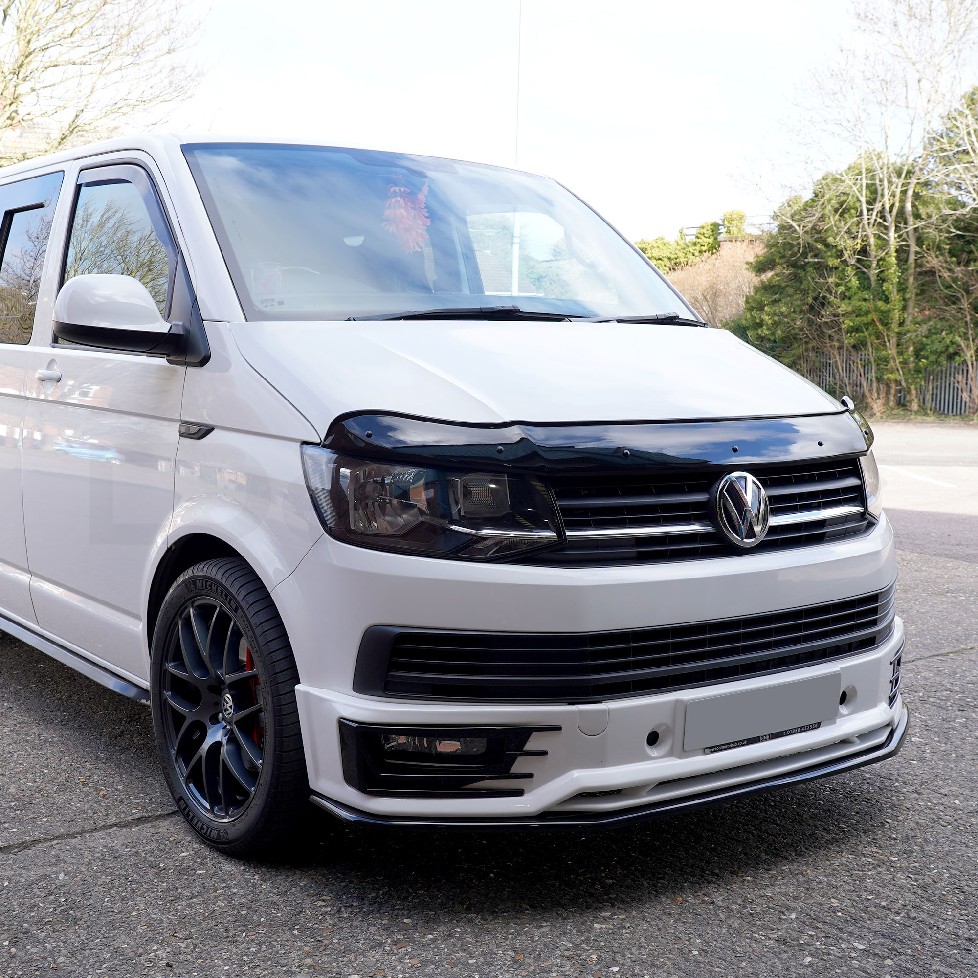 VW T6/T6.1 Deflec Bonnet Deflector - Gloss Black - Image 3