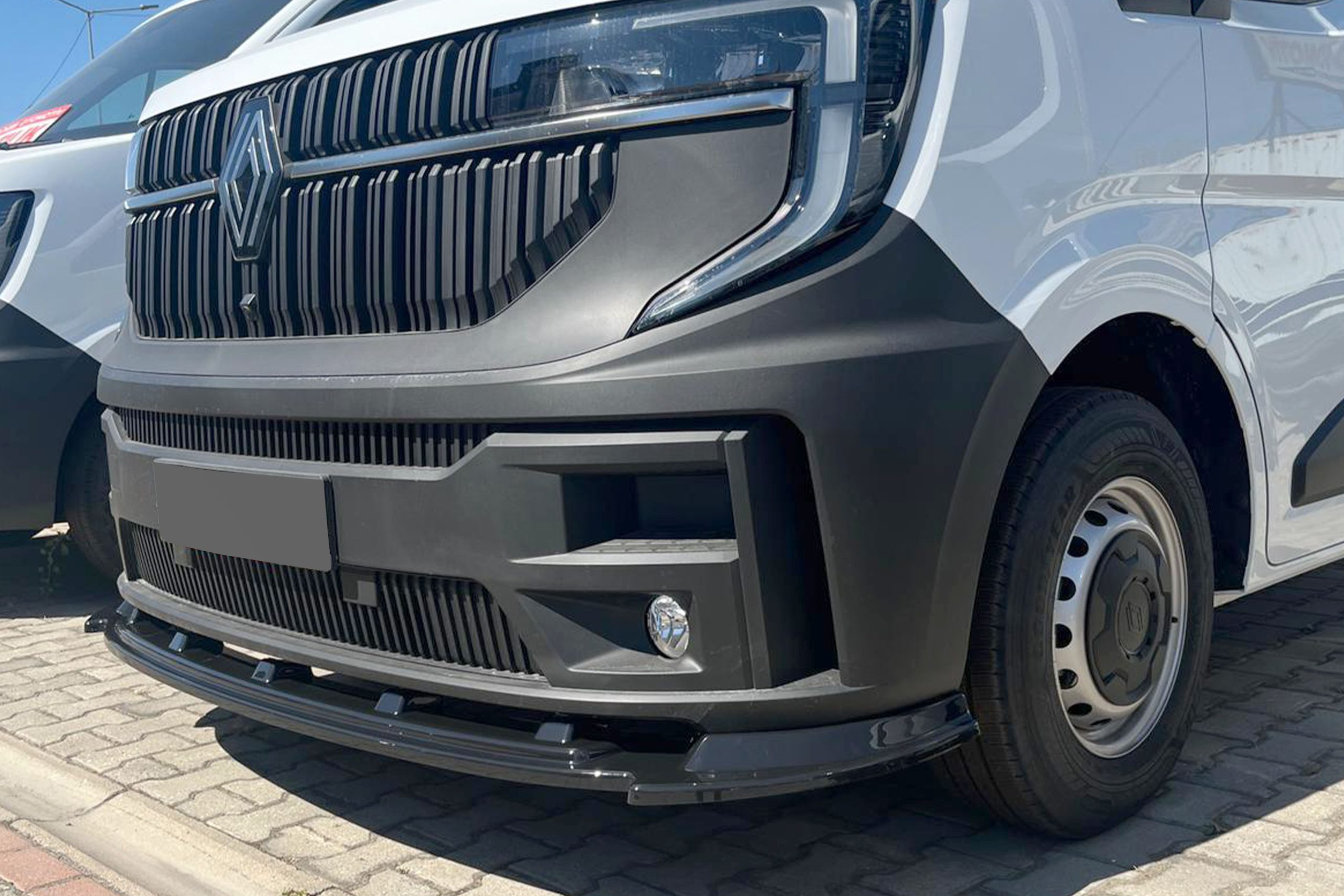 Renault Master / Nissan Interstar 25> Front Splitter – Under Original Bumper - Image 4