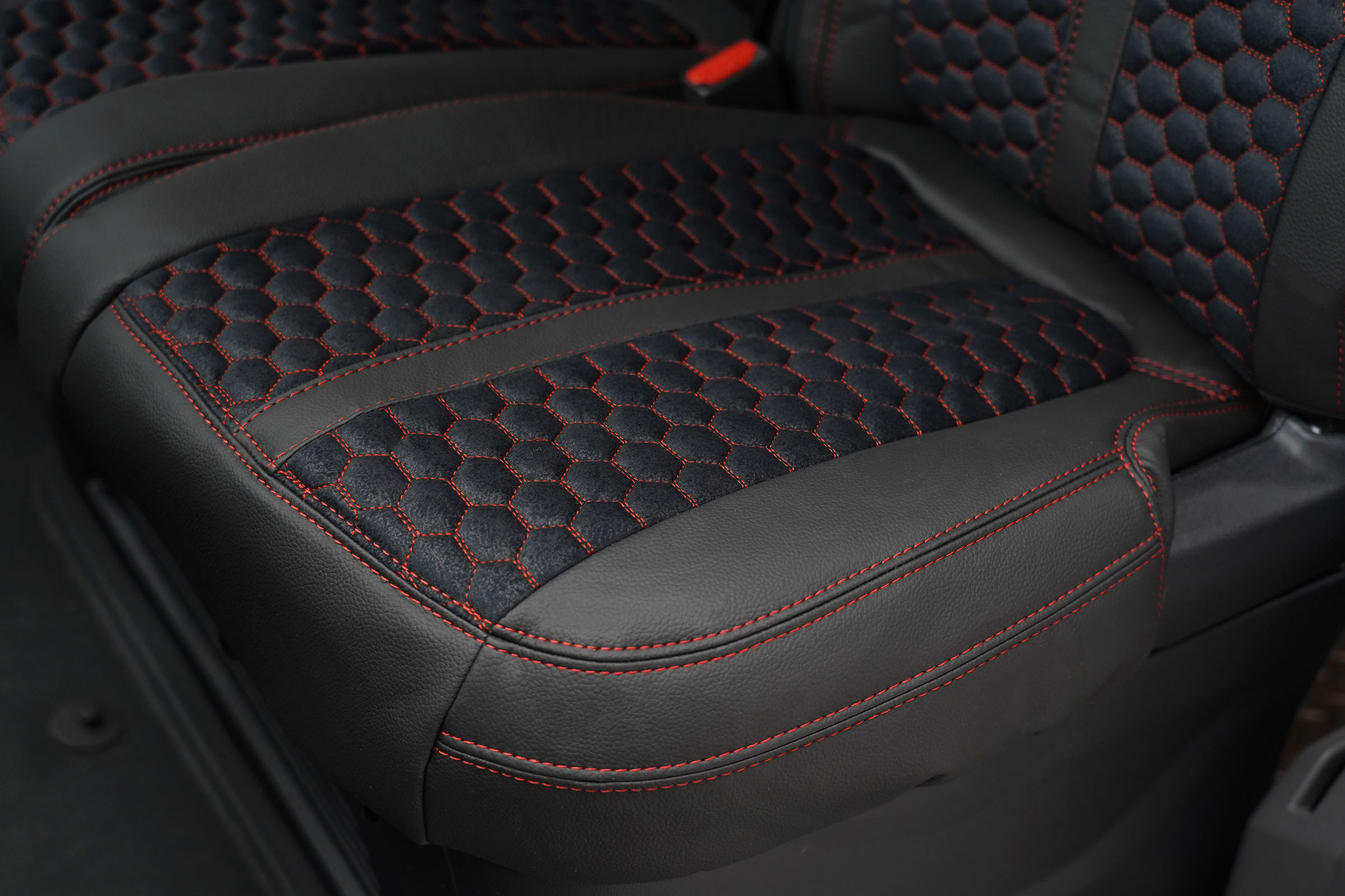 VW T7 RS Honeycomb Style Seat Covers - Red - Image 5