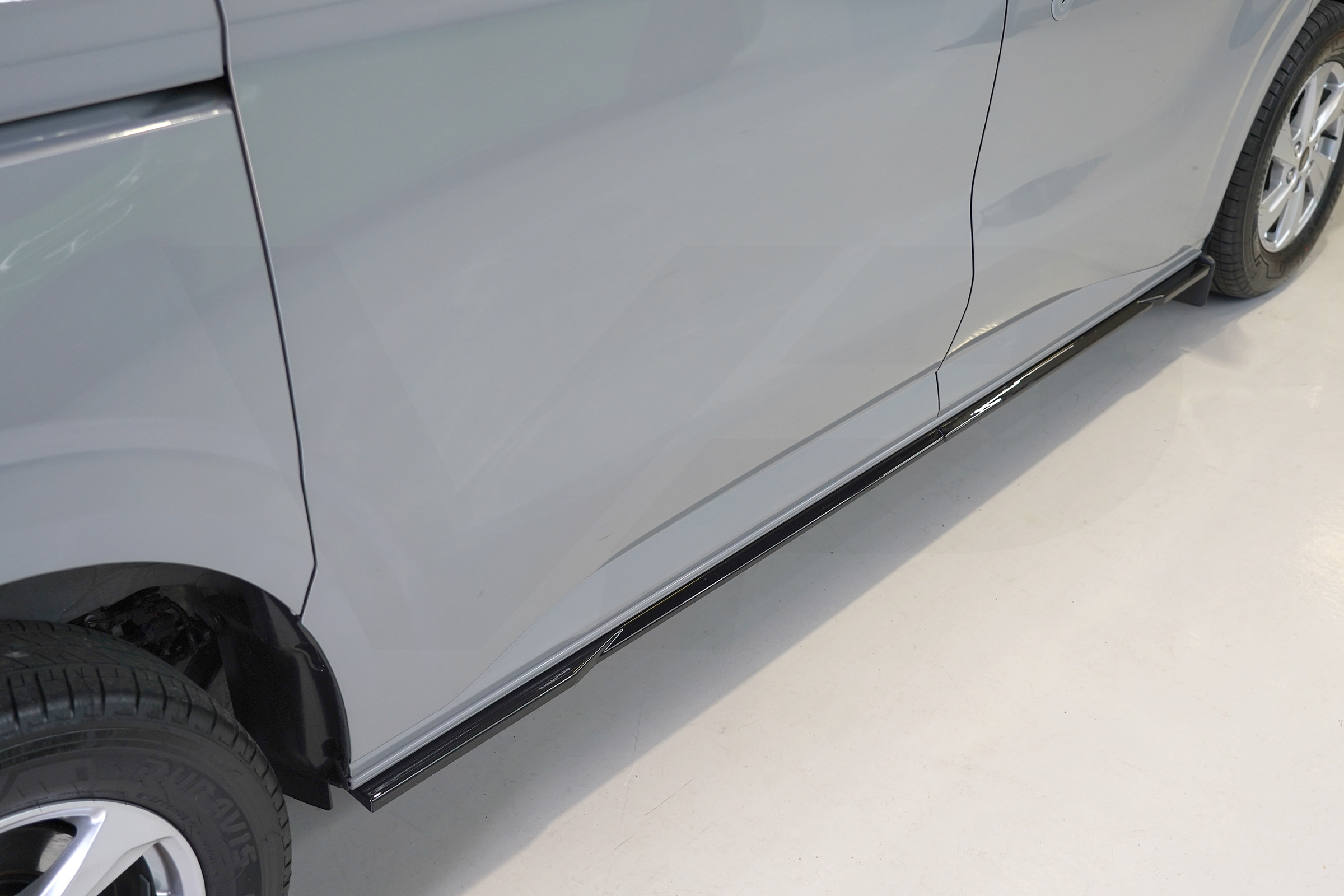 Transit Custom MK2 2024> Simple Side Skirts (For Mudflaps)- LWB- Gloss Black - Image 5