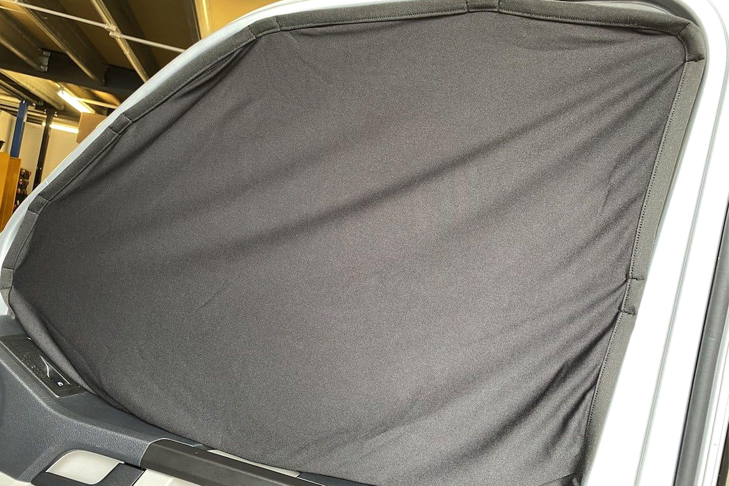 VW T7 Magnetic Cab Curtain Kit - Image 5