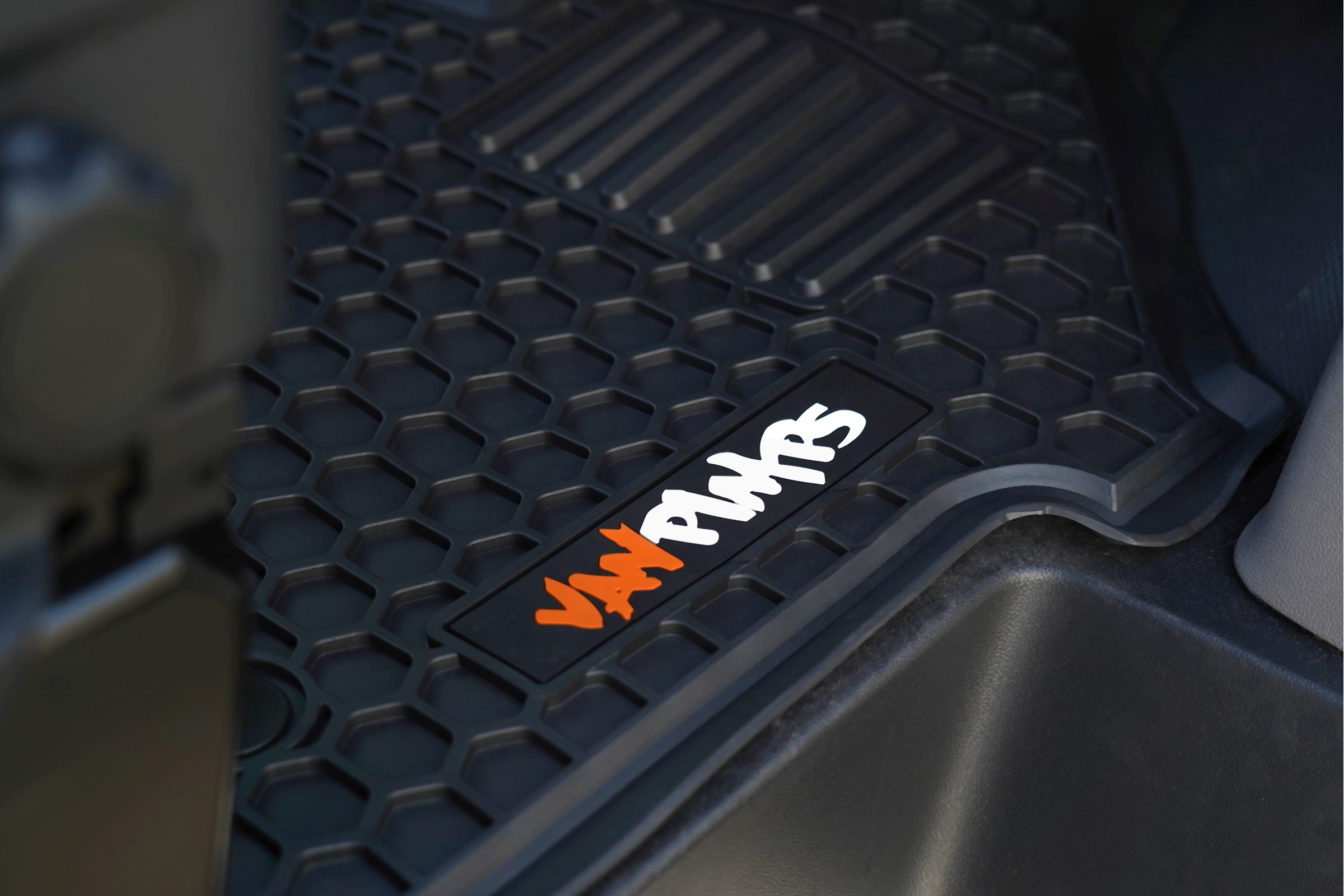 Transit Custom 24> VanPimps Heavy Duty Rubber Floor Mat (2+1) (Automatic) - Image 2