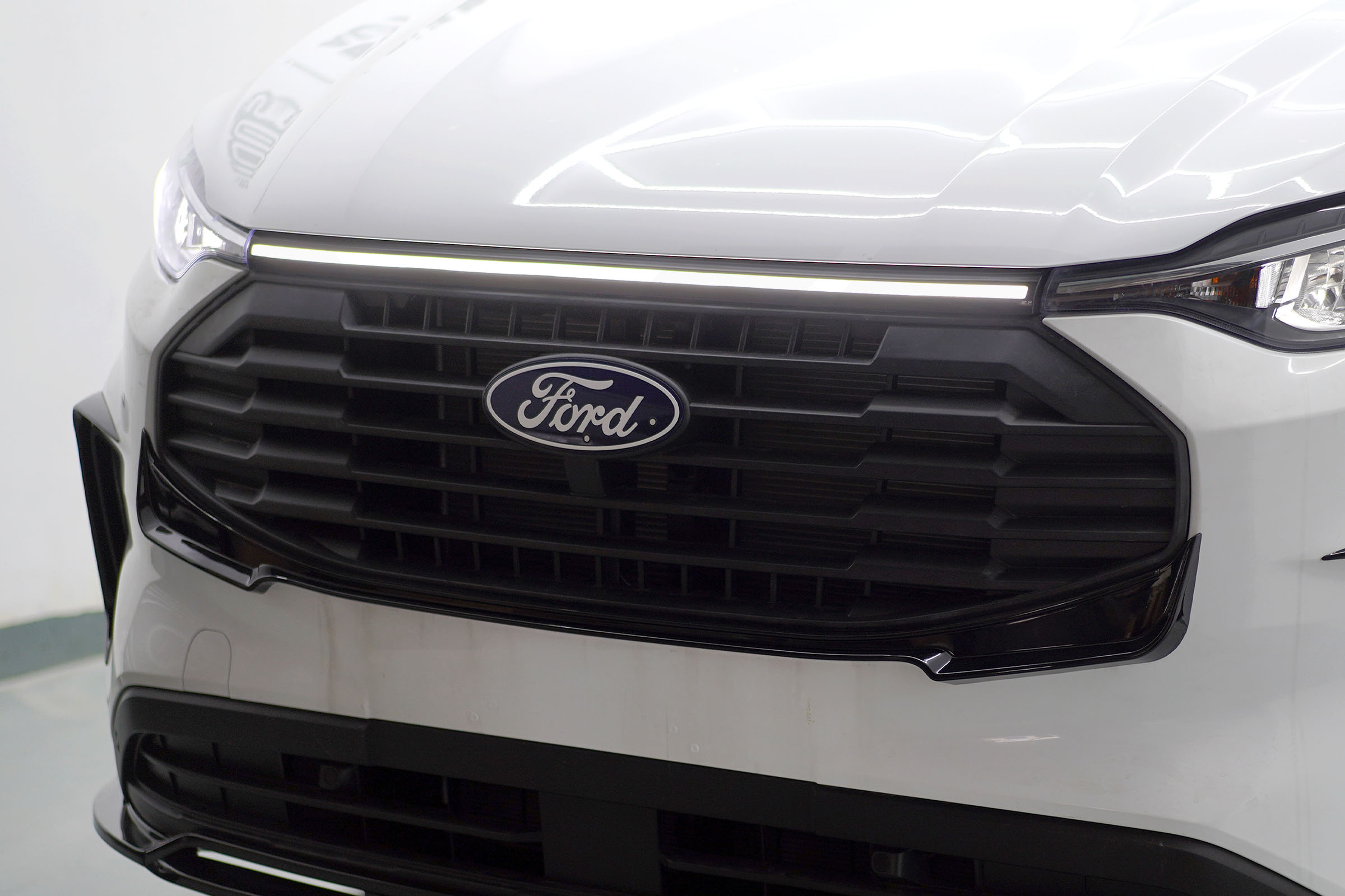 Transit Custom 24> LED Grille Light Bar (Bright White)