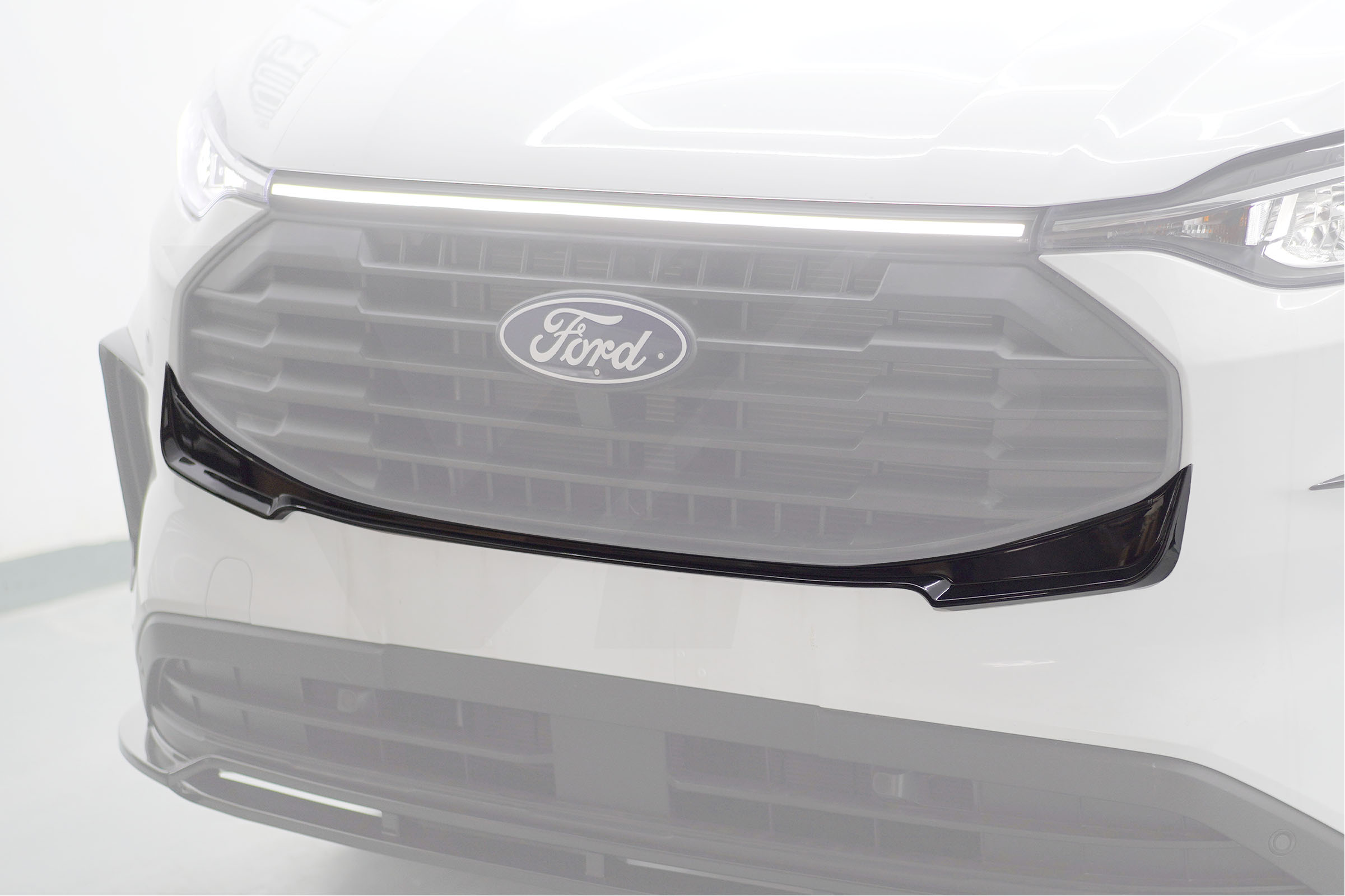 Transit Custom MK2 (2024>) Front Grille Lower Panel Add-On (Gloss Black) - Image 2