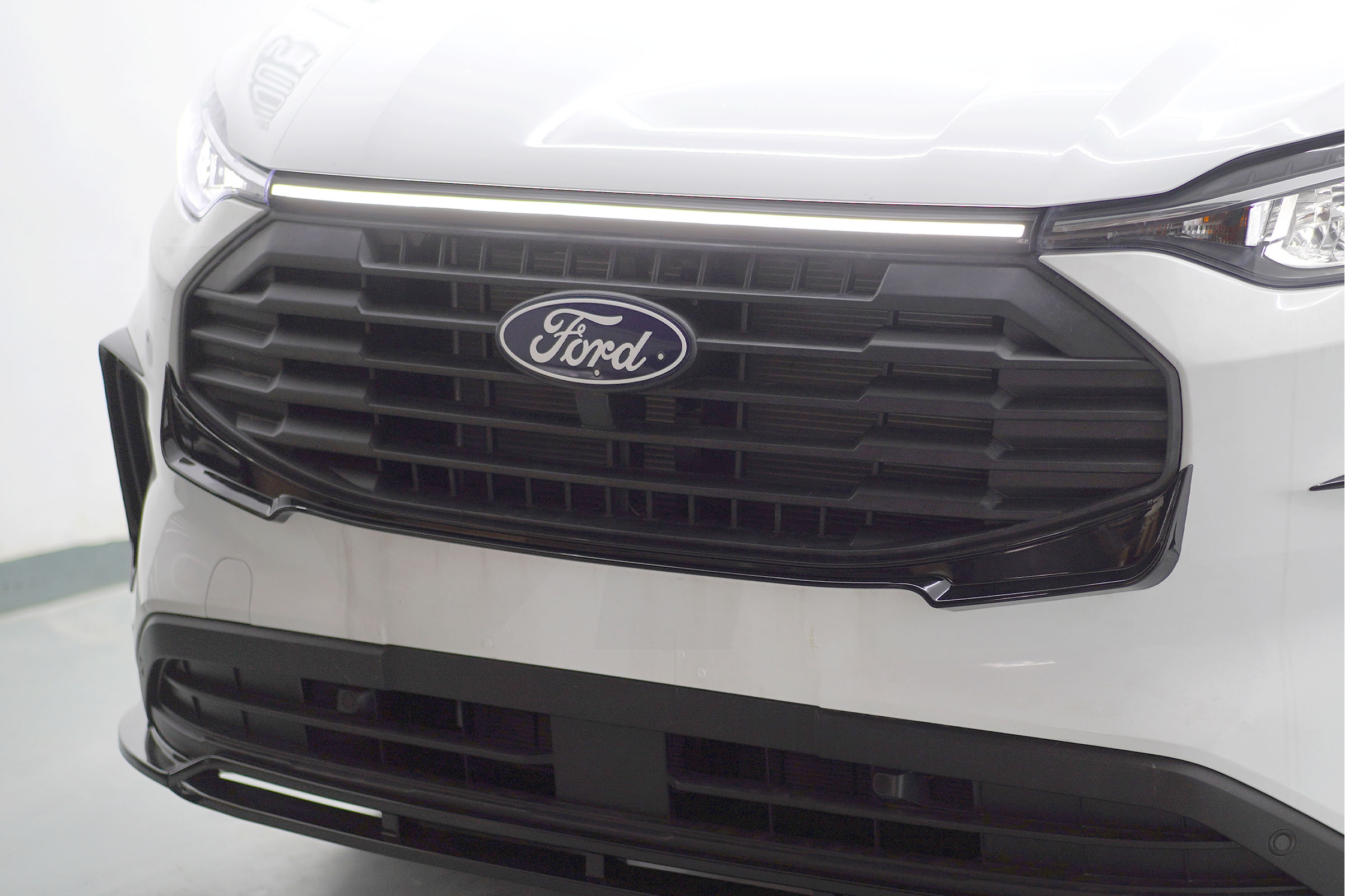Transit Custom MK2 (2024>) Front Grille Lower Panel Add-On (Gloss Black)