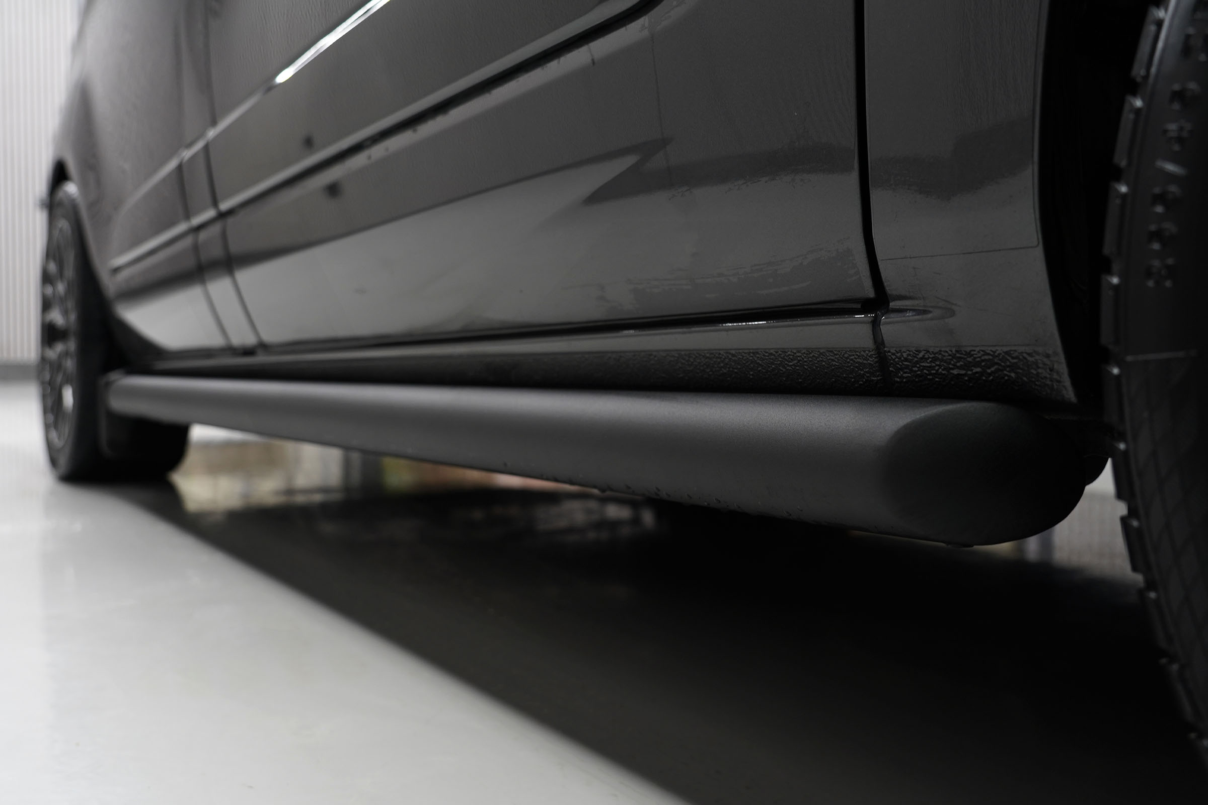 Ford Transit Custom (13-23) Matt Black 70mm Streamline Angled Side Bars - SWB - Image 3