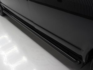 VW T7 2025> Gloss Black 70mm Streamline Angled Side Bars - SWB - Image 3